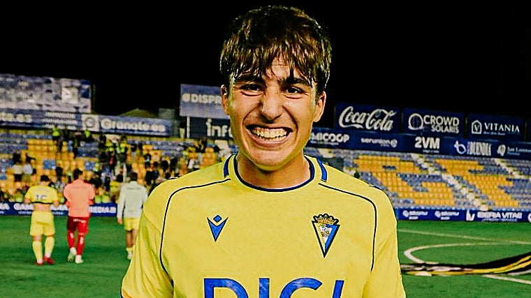 Juan Díaz celebra su inmejorable estreno con el Cádiz CF.