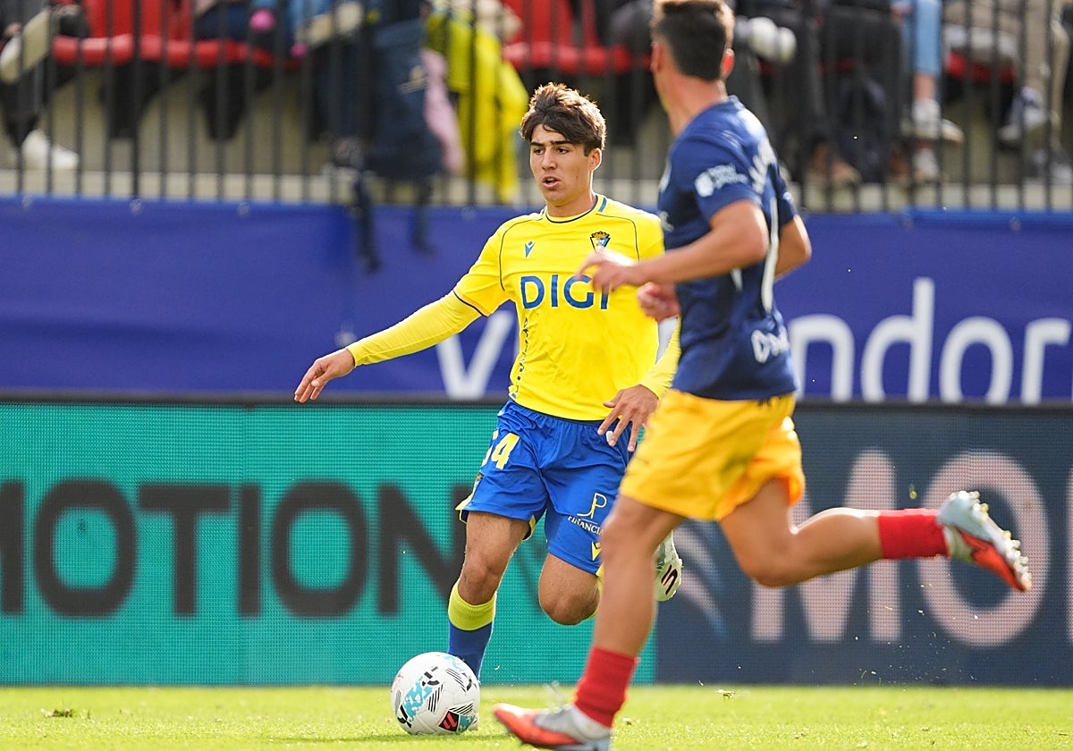 El canterano Juan Díaz en su estreno liguero con el primer equipo del Cádiz CF.