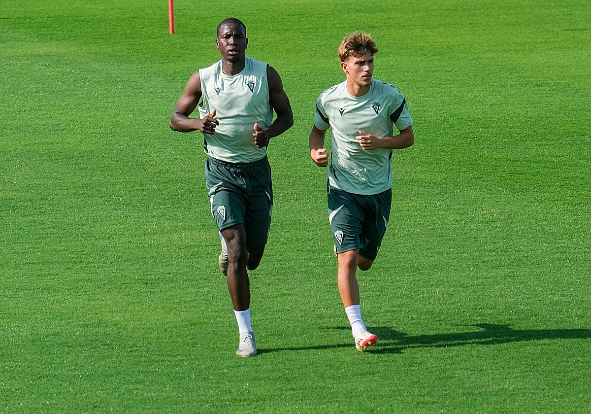 El Cádiz CF reanudará los entrenamientos este miércoles en El Rosal.