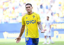 Las alineaciones oficiales del Cádiz - Valladolid de LALIGA Hypermotion