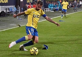 Dónde ver Almería - Cádiz: canal de TV y streaming online del partido de LaLiga Hypermotion