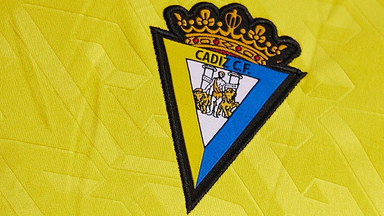 El Cádiz CF levanta la voz de alarma: fraude en las redes sociales
