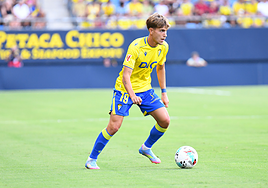 Almería - Cádiz, en directo: minuto a minuto y reacciones del partido de La Liga Hypermotion 2025/26