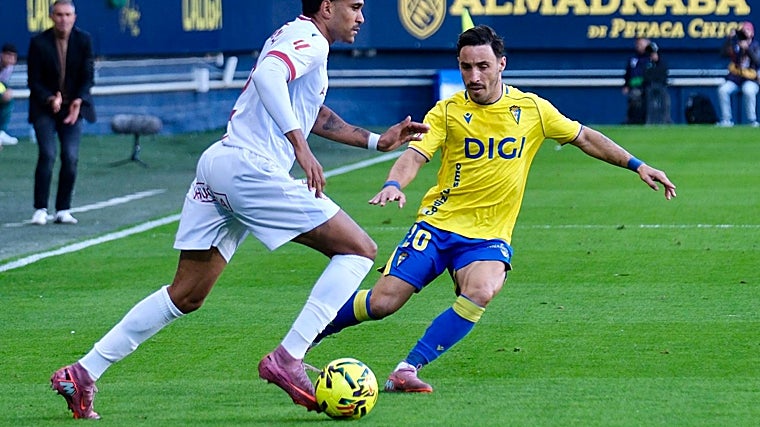 El Cádiz CF perdió ante la Cultural Leonesa (1-2).