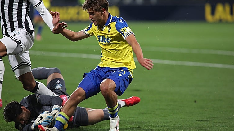 El Cádiz CF se abona a los partidos nocturnos