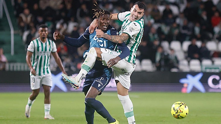 El Cádiz CF resiste y recupera el pulso (1-2)