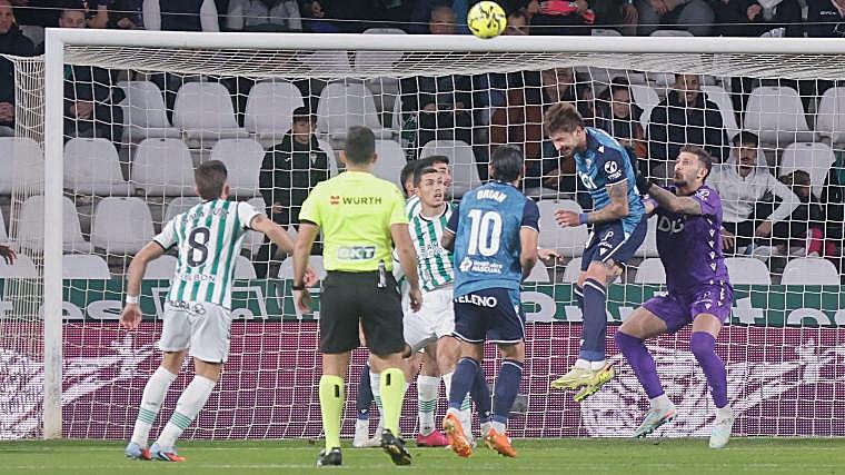 Bojan Kovacevic fue también titular en la capital cordobesa.