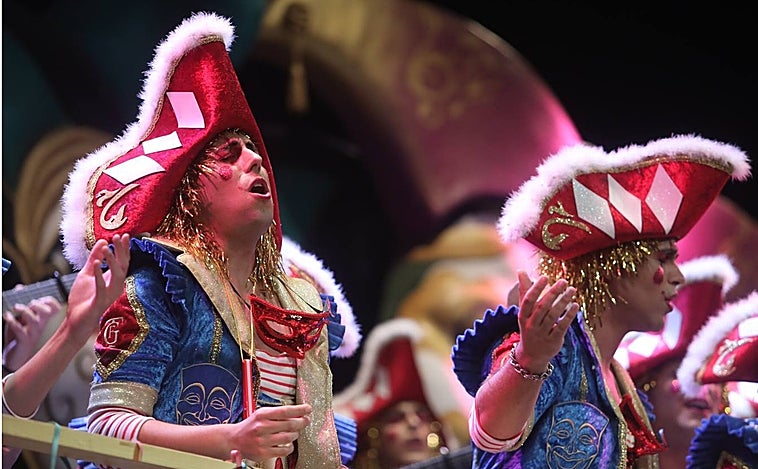 El Carnaval de Cádiz 2023 echa a andar con una docena de nombres de agrupaciones