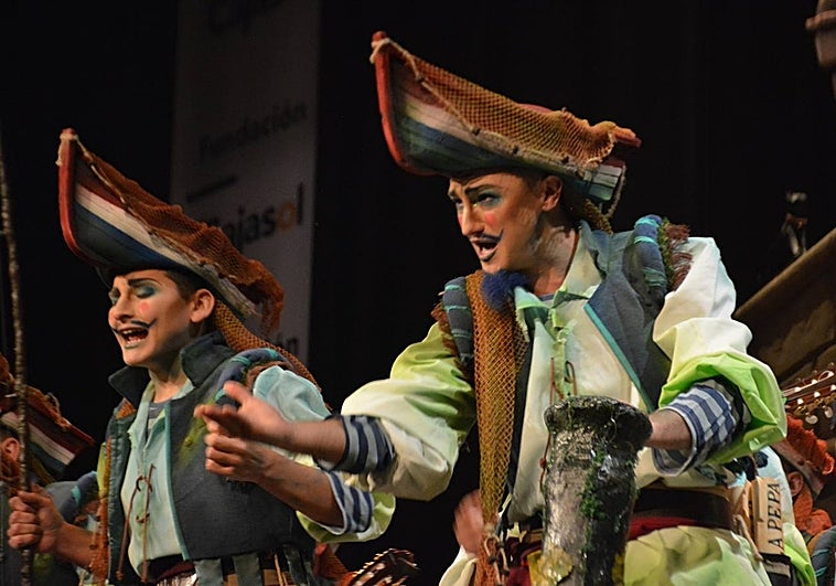 Un canto a la paz en el COAC: «Luego viene el arrepentimiento cuando por desgracia hay que ir al tanatorio»