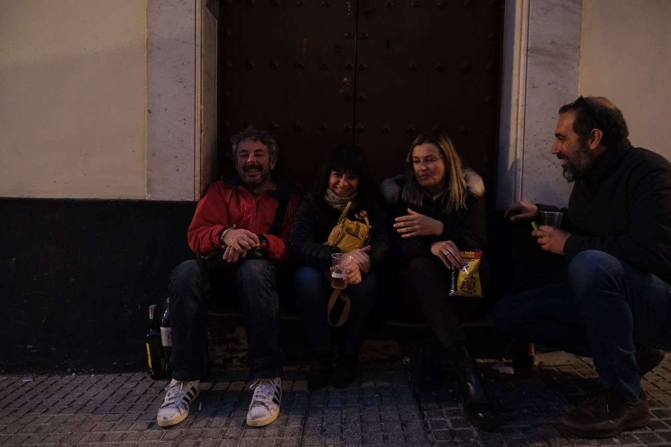 Fotos: El Carnaval más canalla ya asalta las calles de Cádiz