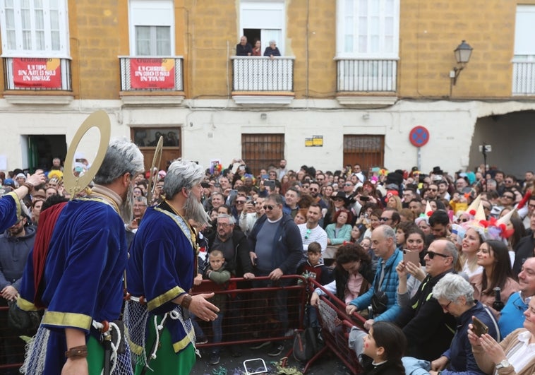 Fotos: Y Cádiz ya vive el Carnaval en la calle