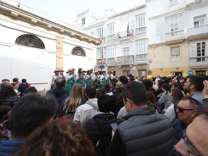 Fotos: Y Cádiz ya vive el Carnaval en la calle