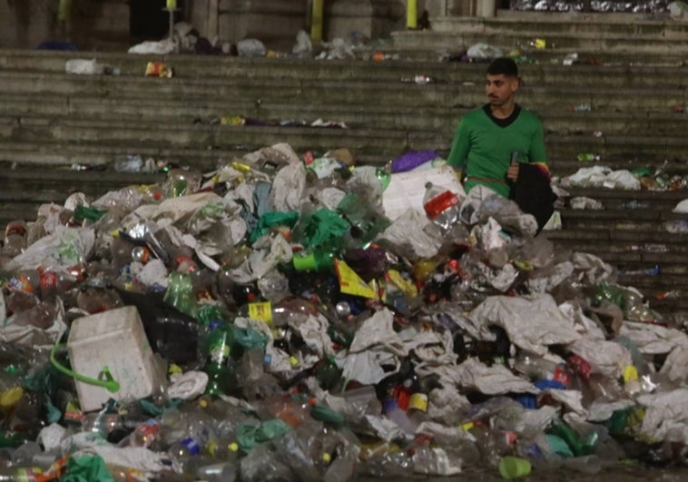 La noche del sábado de Carnaval: más de 80 toneladas de basura