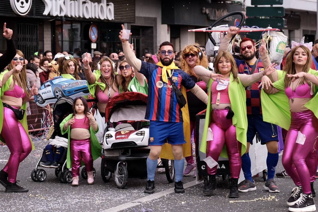 Fotos: las mejores imágenes de la Cabalgata Magna del Carnaval de Cádiz