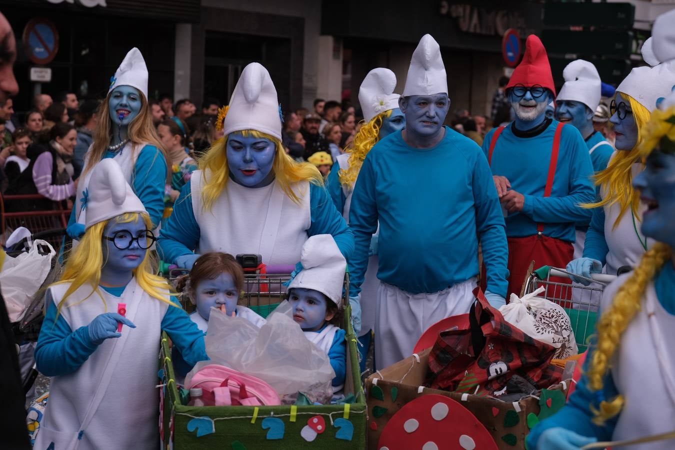 Fotos: las mejores imágenes de la Cabalgata Magna del Carnaval de Cádiz