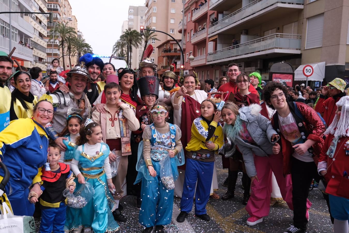 Fotos: las mejores imágenes de la Cabalgata Magna del Carnaval de Cádiz