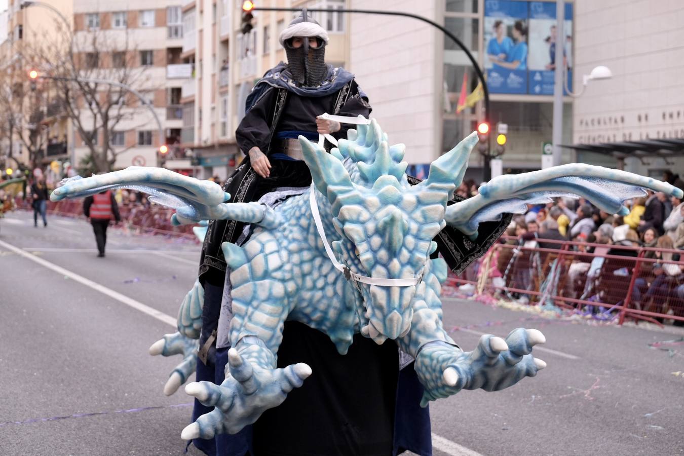 Fotos: las mejores imágenes de la Cabalgata Magna del Carnaval de Cádiz