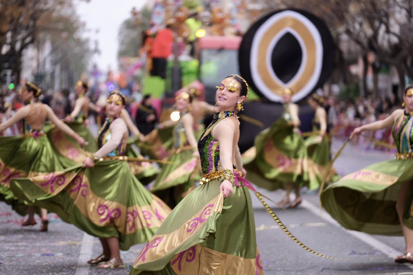 Fotos: las mejores imágenes de la Cabalgata Magna del Carnaval de Cádiz