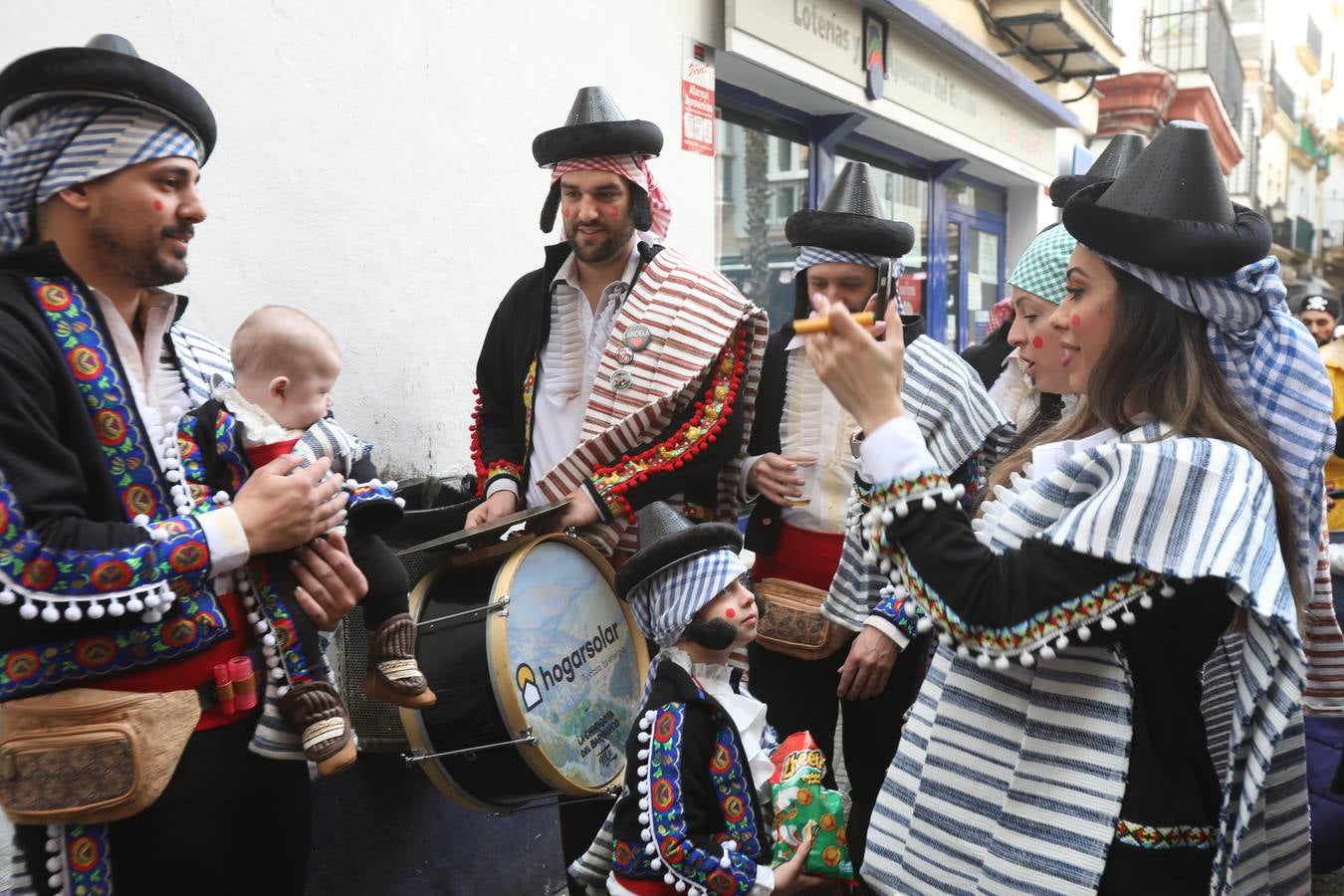 Fotos: el domingo de coros en imágenes; Cádiz sigue de Carnaval