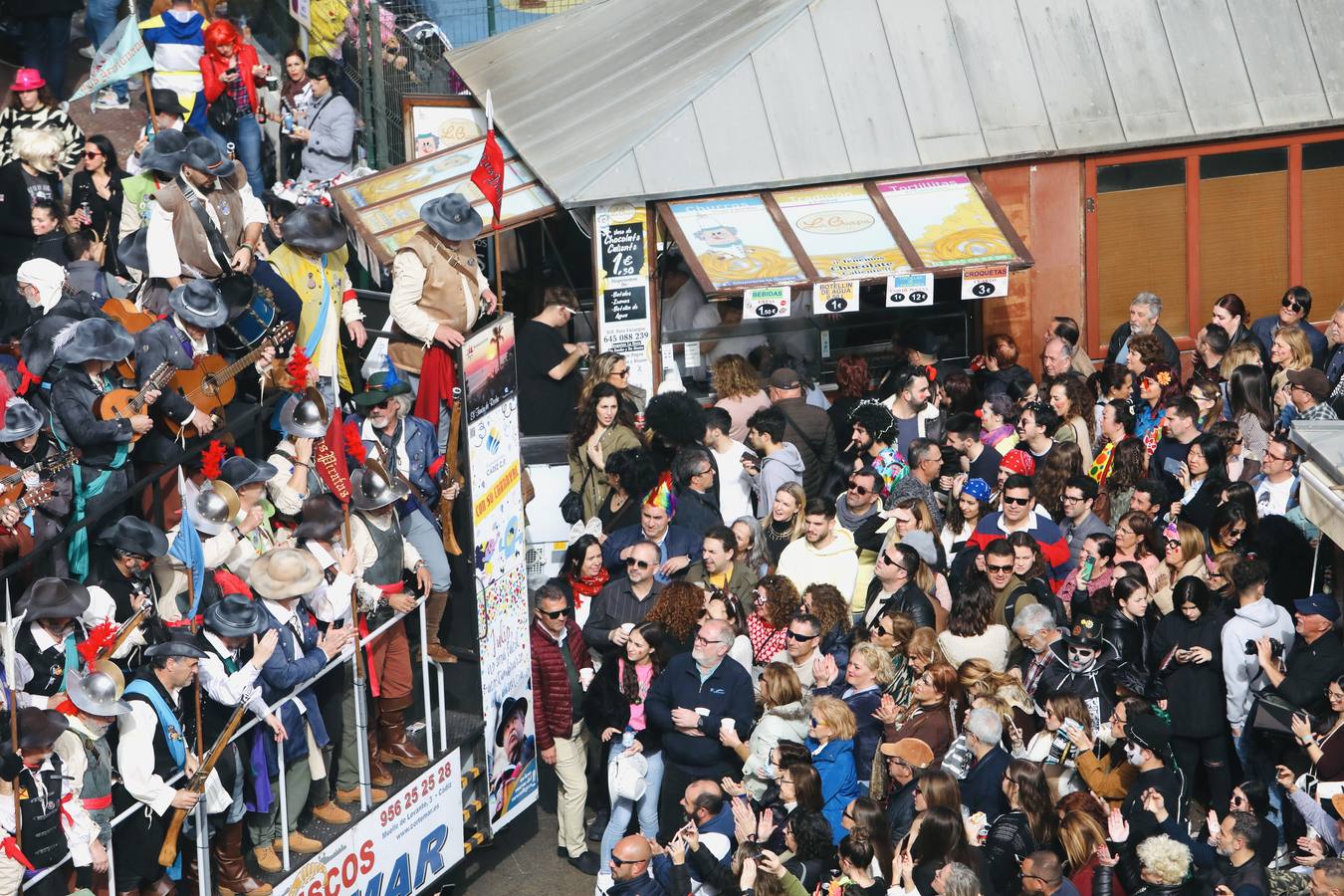 Fotos: el domingo de coros en imágenes; Cádiz sigue de Carnaval
