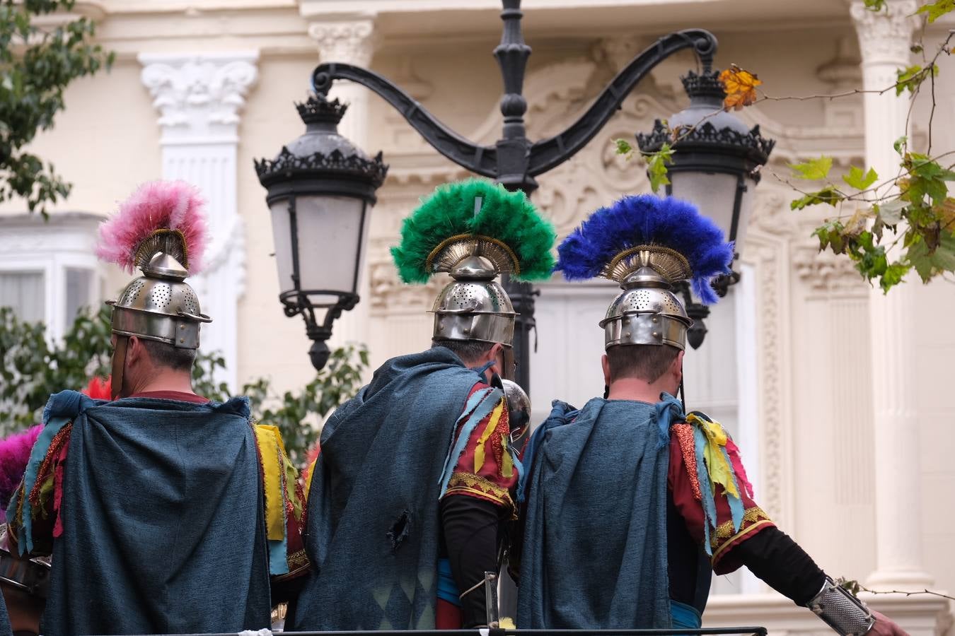 Las imágenes del Lunes más callejero y gamberro en el Carnaval de Cádiz 2023 (I)