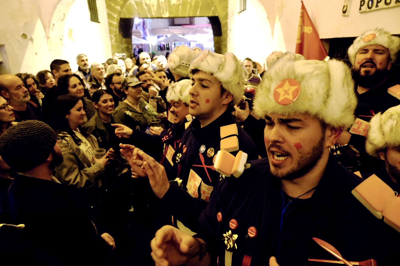 Las imágenes del Miércoles de Carnaval en Cádiz