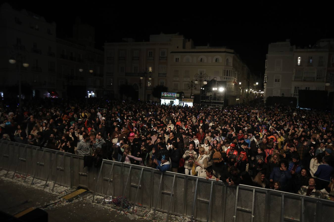 Fotos: ...Y llegó el final del Carnaval de Cádiz con la quema de la Bruja Piti