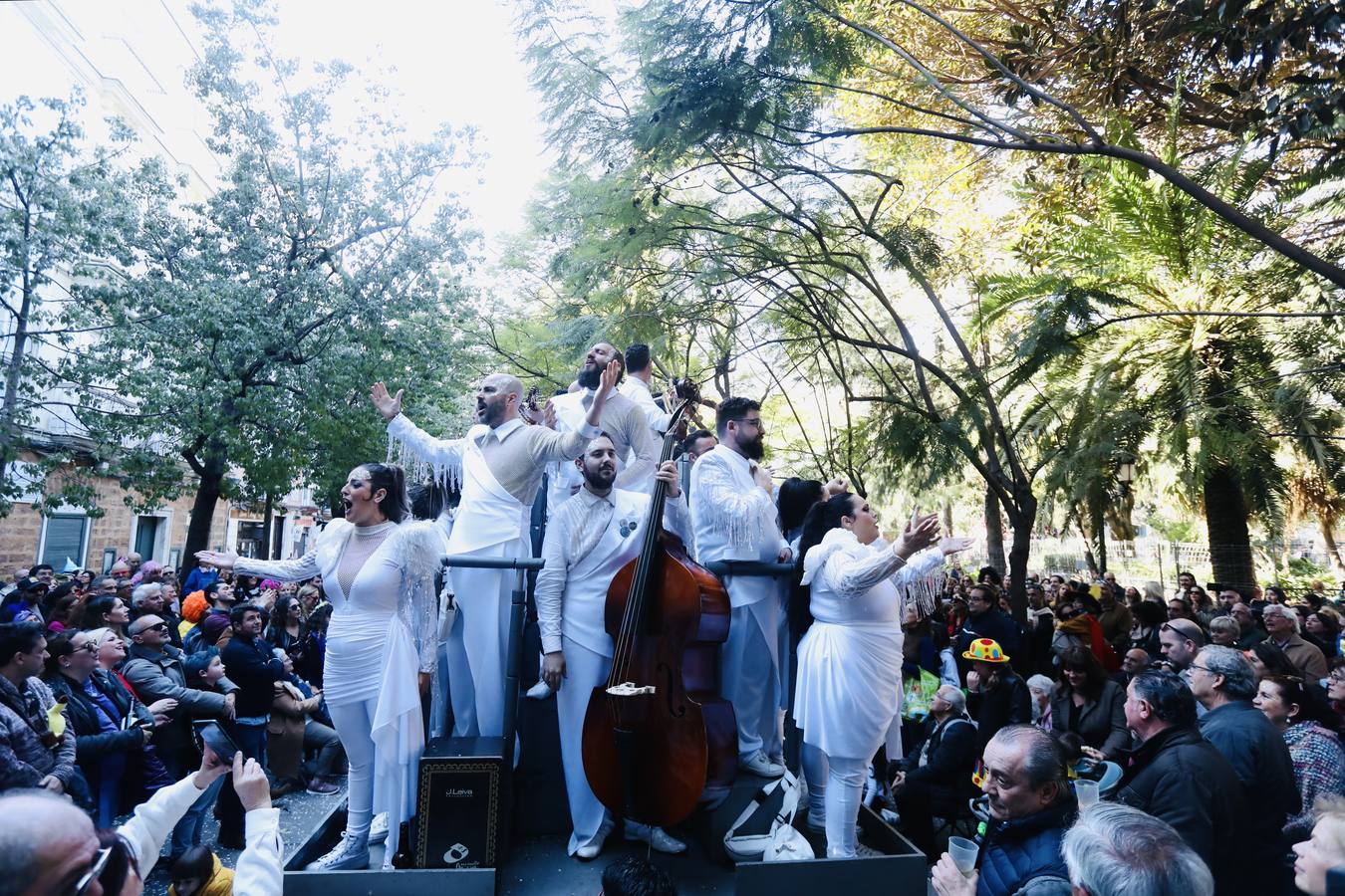Las imágenes del Domingo de Piñata en el Carnaval de Cádiz 2023