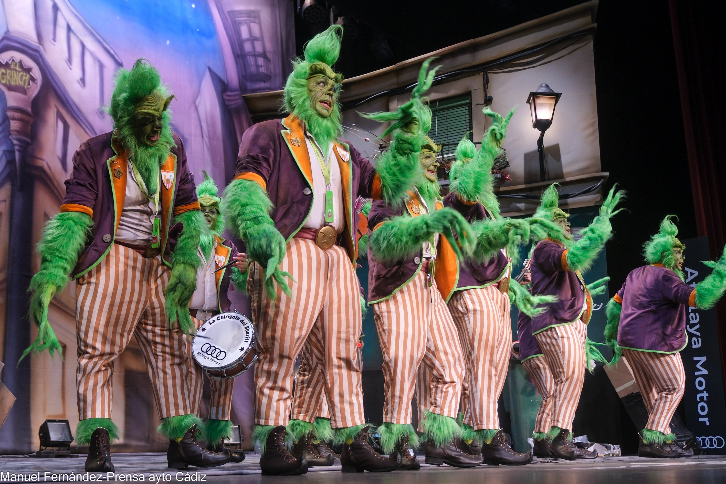 Fotos: El Sheriff presenta &#039;El Grinch de Cai&#039; en el Falla