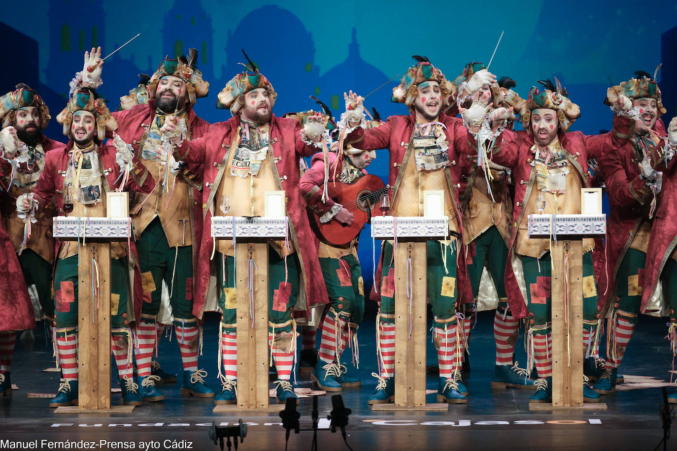 FOTOS: La compasa de los hermanos Pastrana &#039;Vuelve ya el 3x4&#039; en el COAC 2024