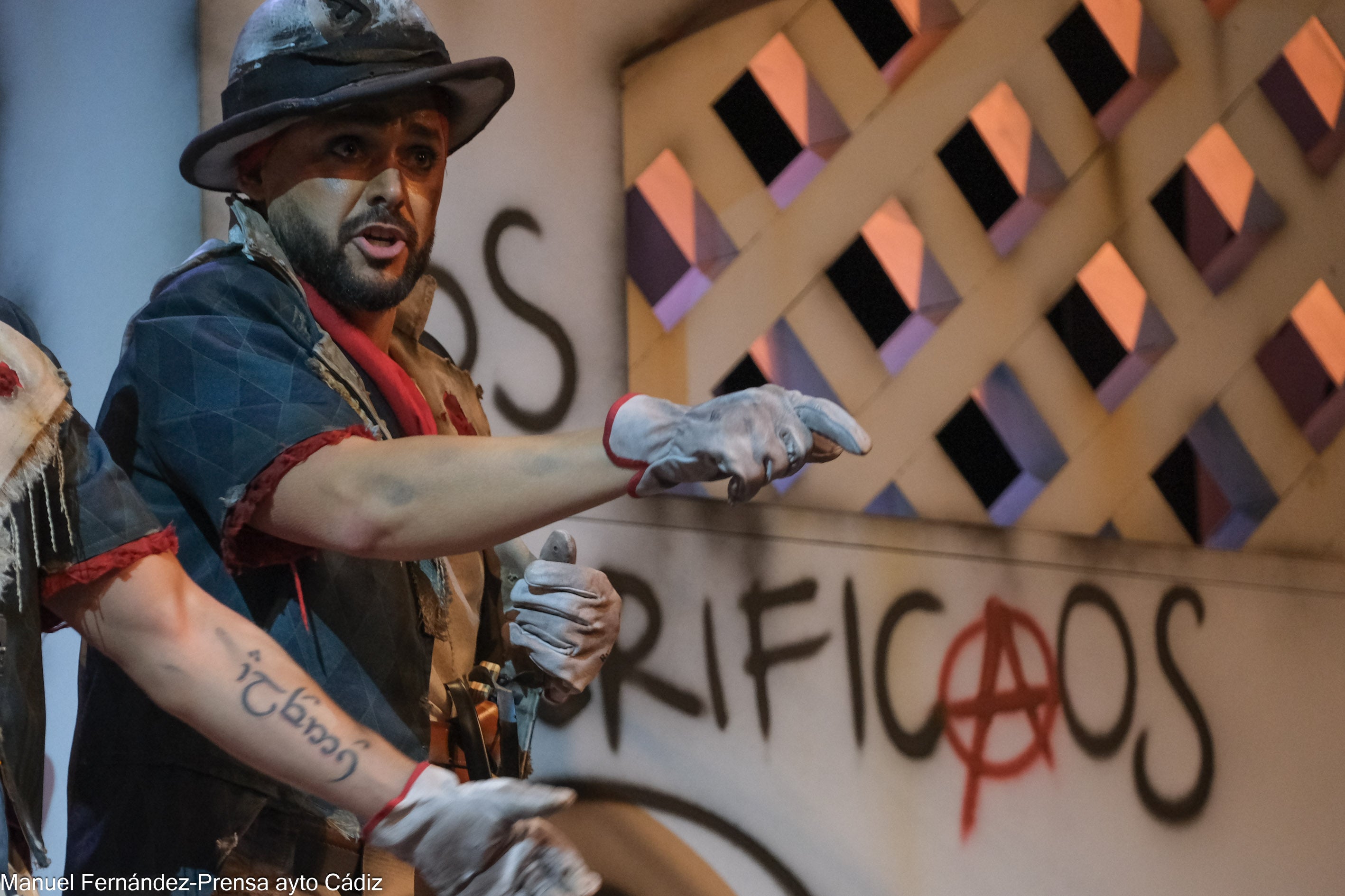 Fotos: &#039;Los sacrificaos&#039; conquistan en preliminares