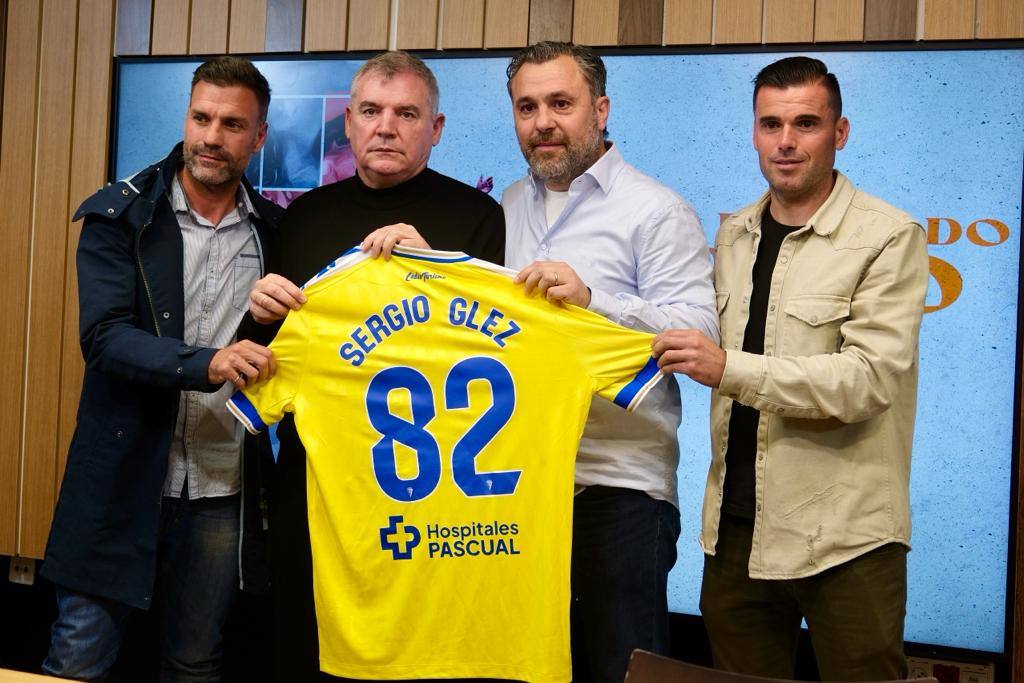 Fotos: Lágrimas y emoción en la despedida de Sergio González del Cádiz CF