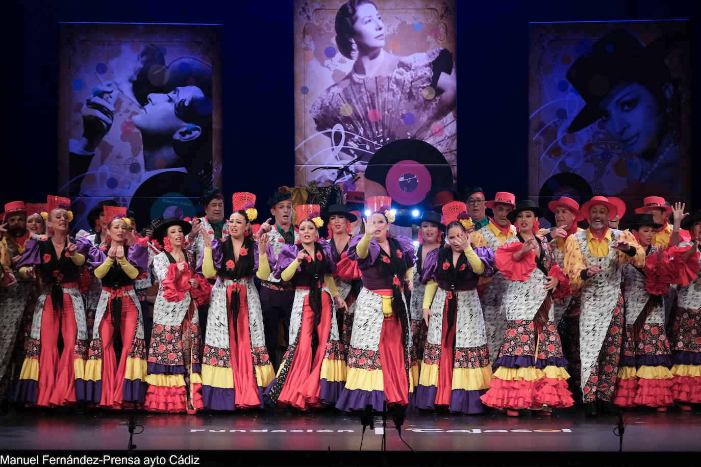 Fotos: Coro &#039;El baúl de la Piquer&#039; en el COAC 2024