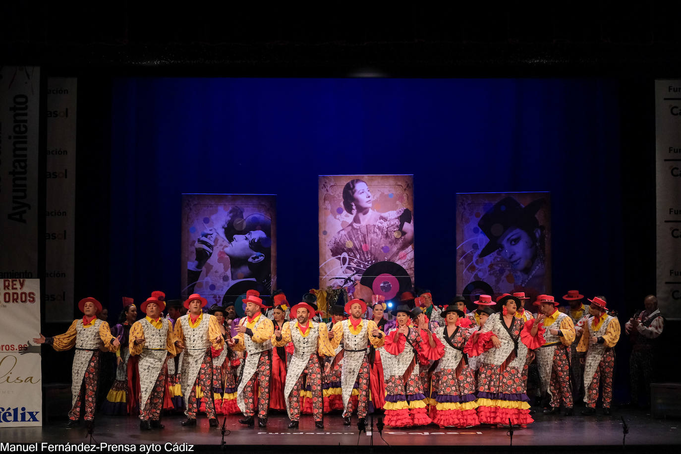 Fotos: Coro &#039;El baúl de la Piquer&#039; en el COAC 2024