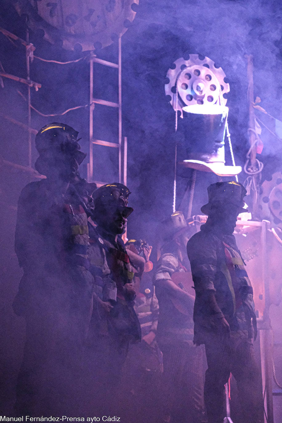 FOTOS: La comparsa &#039;Donde fuimos felices&#039; en el COAC 2024, del Carnaval de Cádiz
