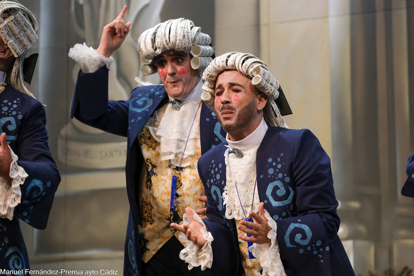 FOTOS: Chirigota &#039;La chirigota clásica&#039; de Manolín Santander y Manuel Sánchez Reyes en el COAC 2024, del Carnaval de Cádiz