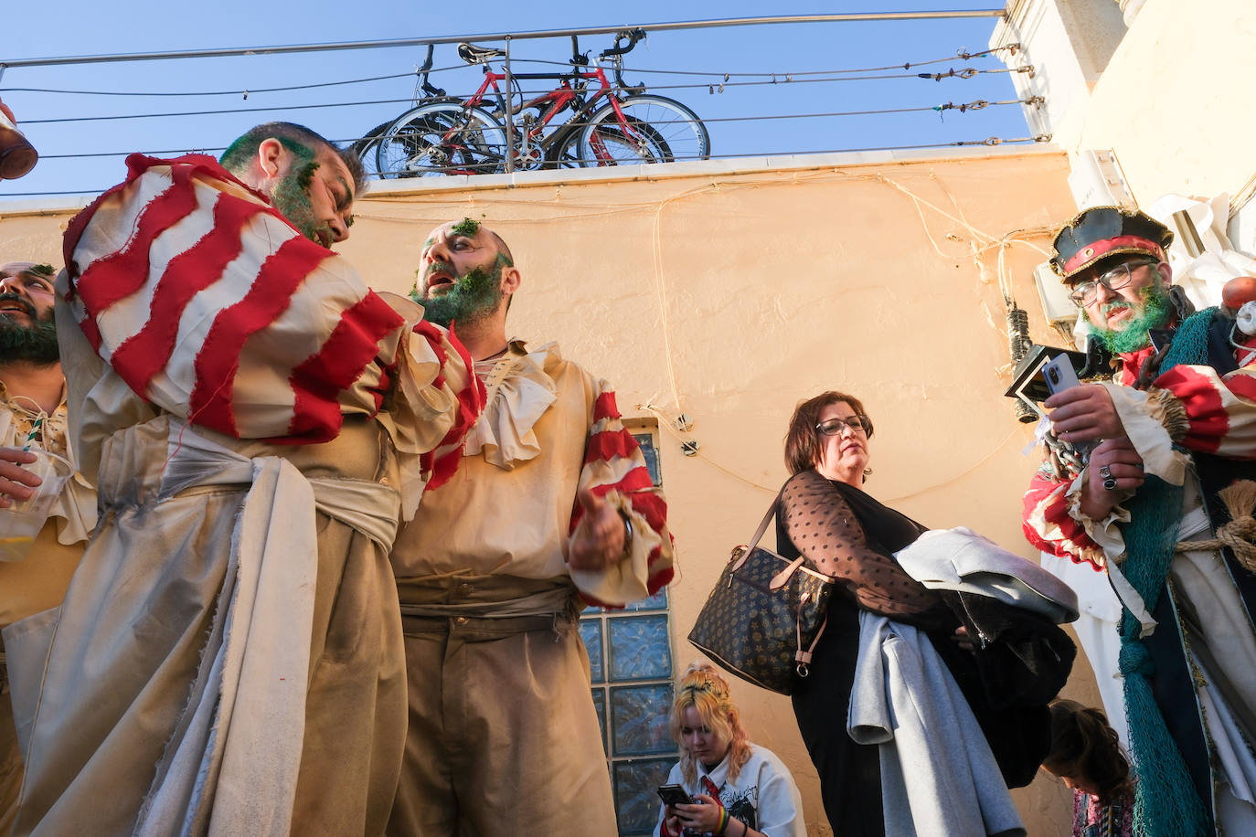 Fotos: &#039;Los iluminados&#039; se embriagan de luz en La Caleta antes de marchar al Falla