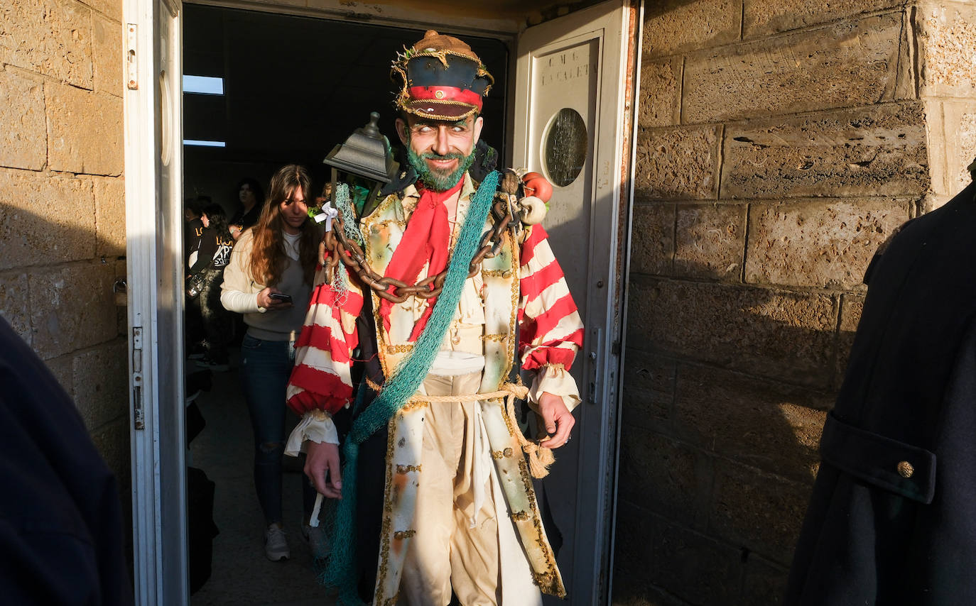 Fotos: &#039;Los iluminados&#039; se embriagan de luz en La Caleta antes de marchar al Falla