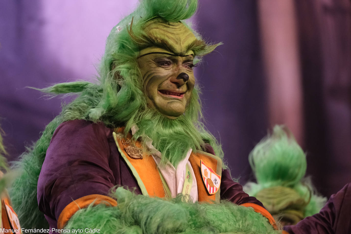 Fotos: la emoción del Sheriff después de que la chirigota le dedique un pasodoble