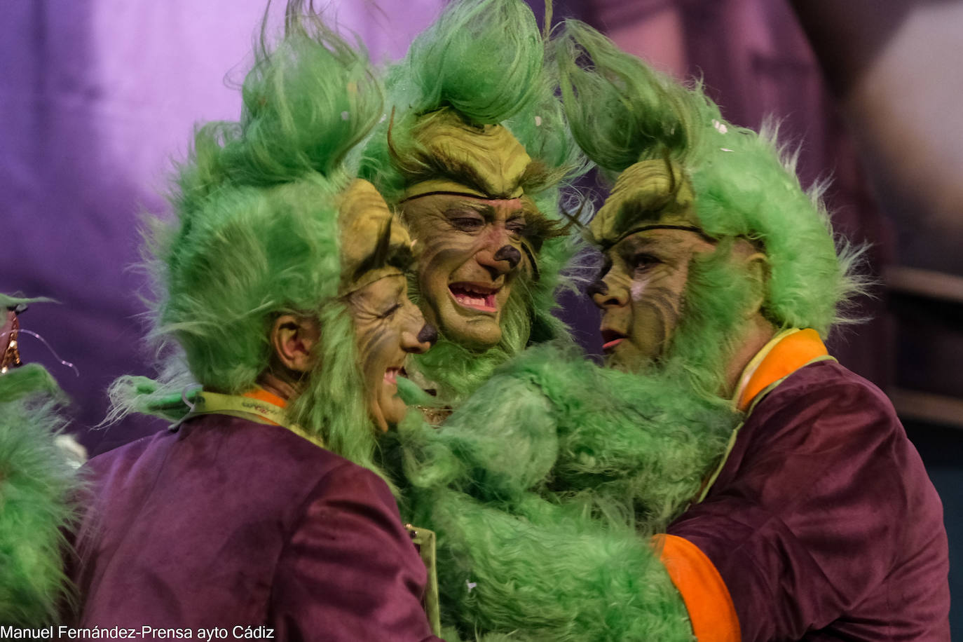 Fotos: la emoción del Sheriff después de que la chirigota le dedique un pasodoble