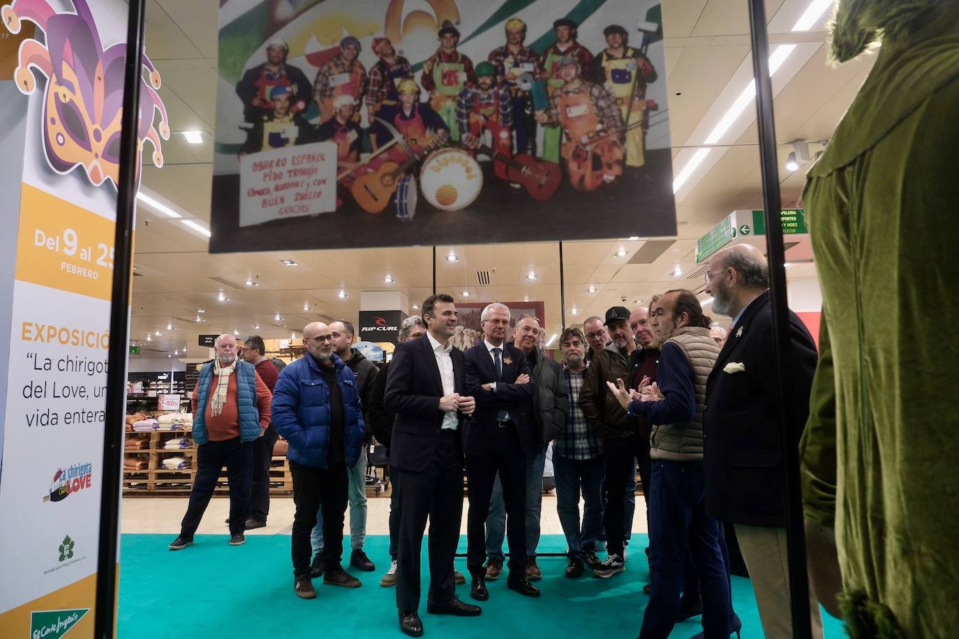 La historia de la chirigota del Love, en una exposición única, en El corte Inglés de Cádiz