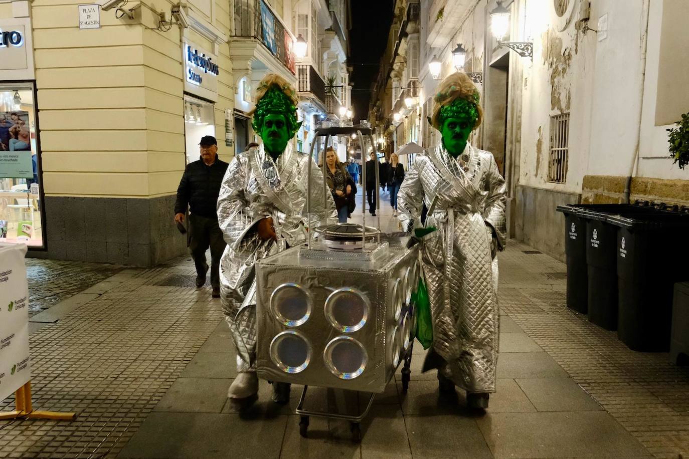 Imágenes del jueves de Carnaval: Tablaos, Aguja de Oro, Javi Medina y Riki Rivera