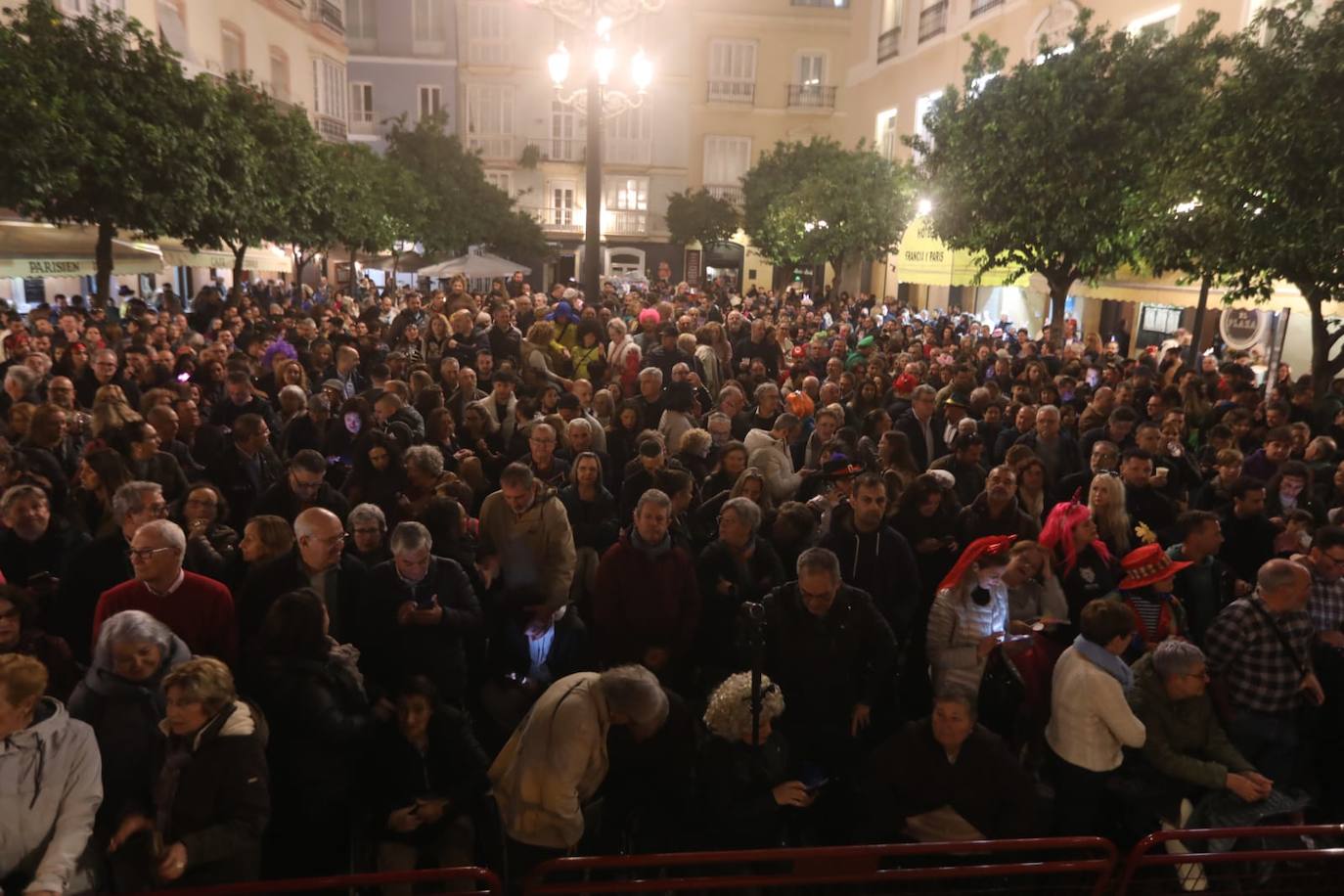 Imágenes del jueves de Carnaval: Tablaos, Aguja de Oro, Javi Medina y Riki Rivera