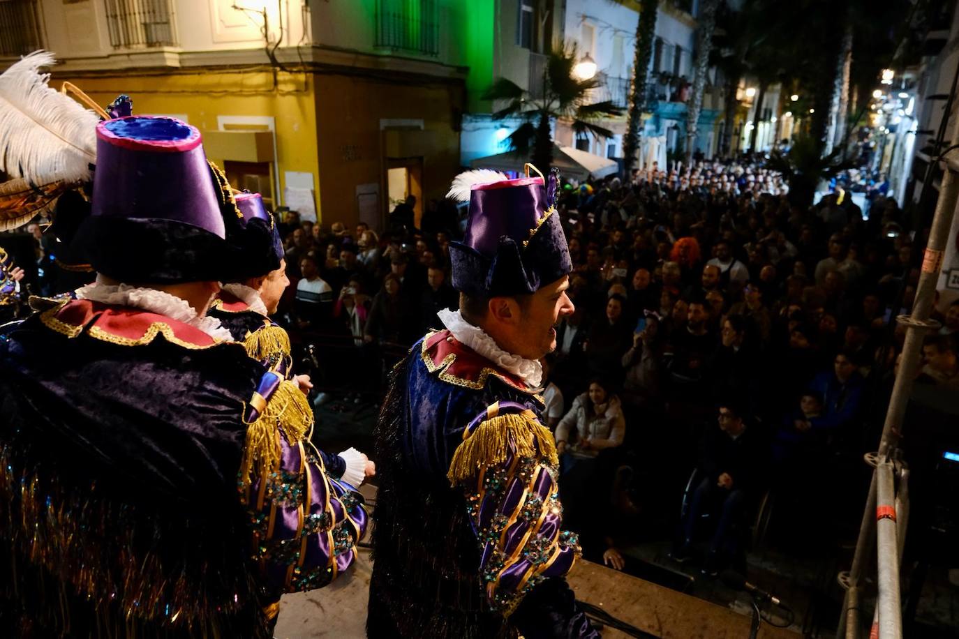 Imágenes del jueves de Carnaval: Tablaos, Aguja de Oro, Javi Medina y Riki Rivera