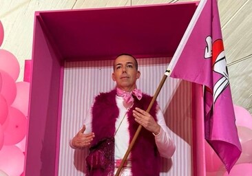 Calleja se sumerge en el mundo Barbie con un disfraz de Ken