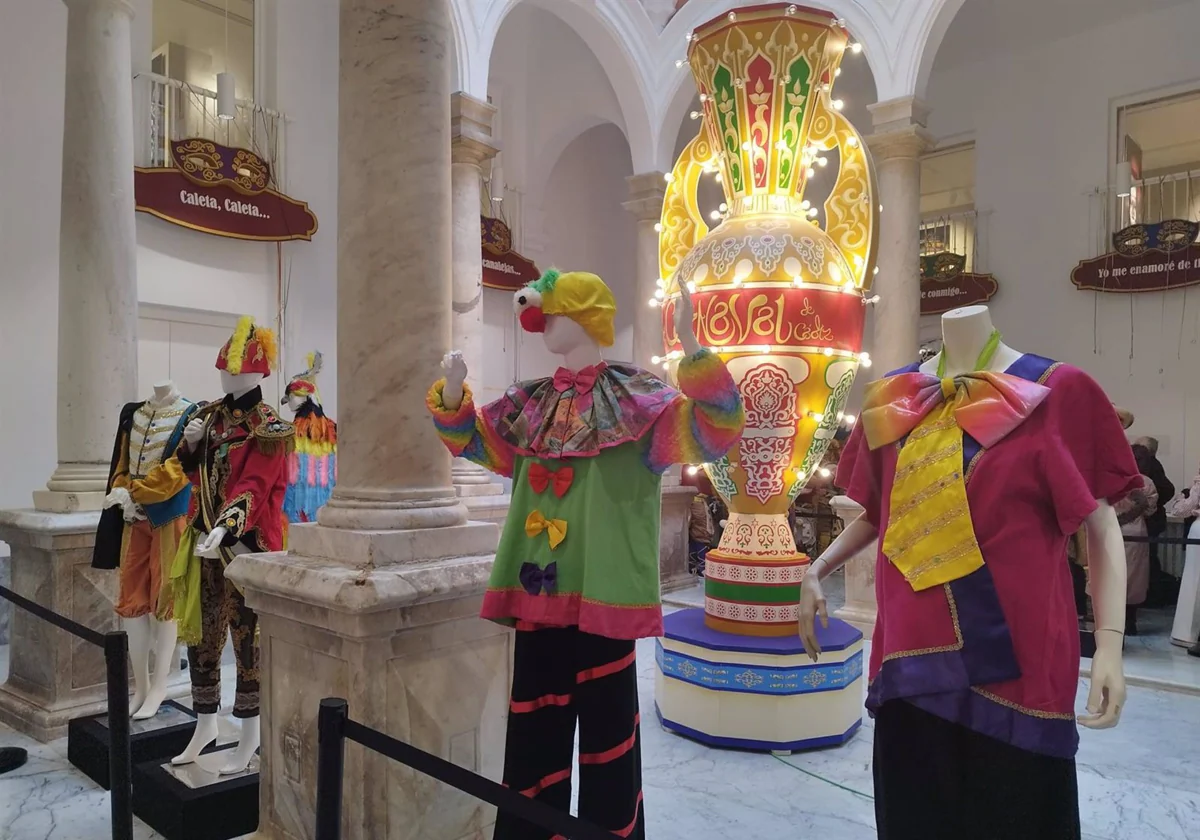 Las exposiciones de la Casa del Carnaval reciben casi 3.000 visitas en una semana.