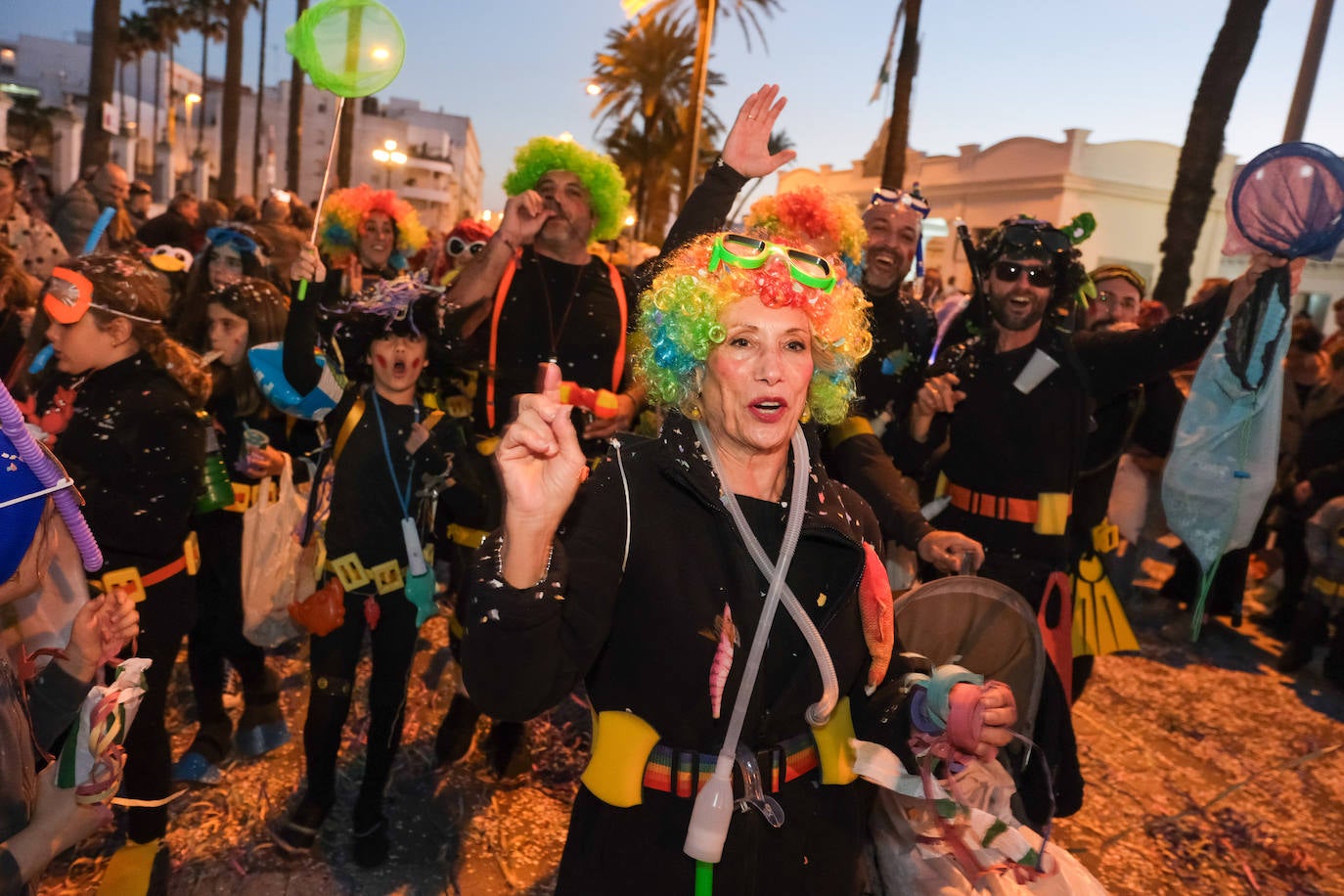 Fotos: La Cabalgata del Humor y El Arrebato cierran el sábado de carnaval