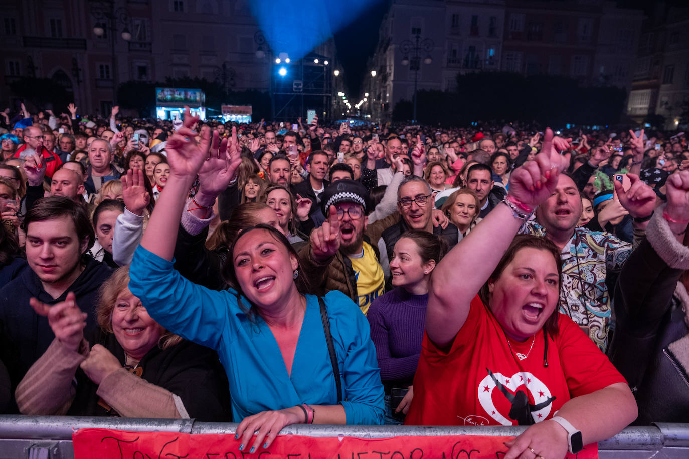 Fotos: La Cabalgata del Humor y El Arrebato cierran el sábado de carnaval