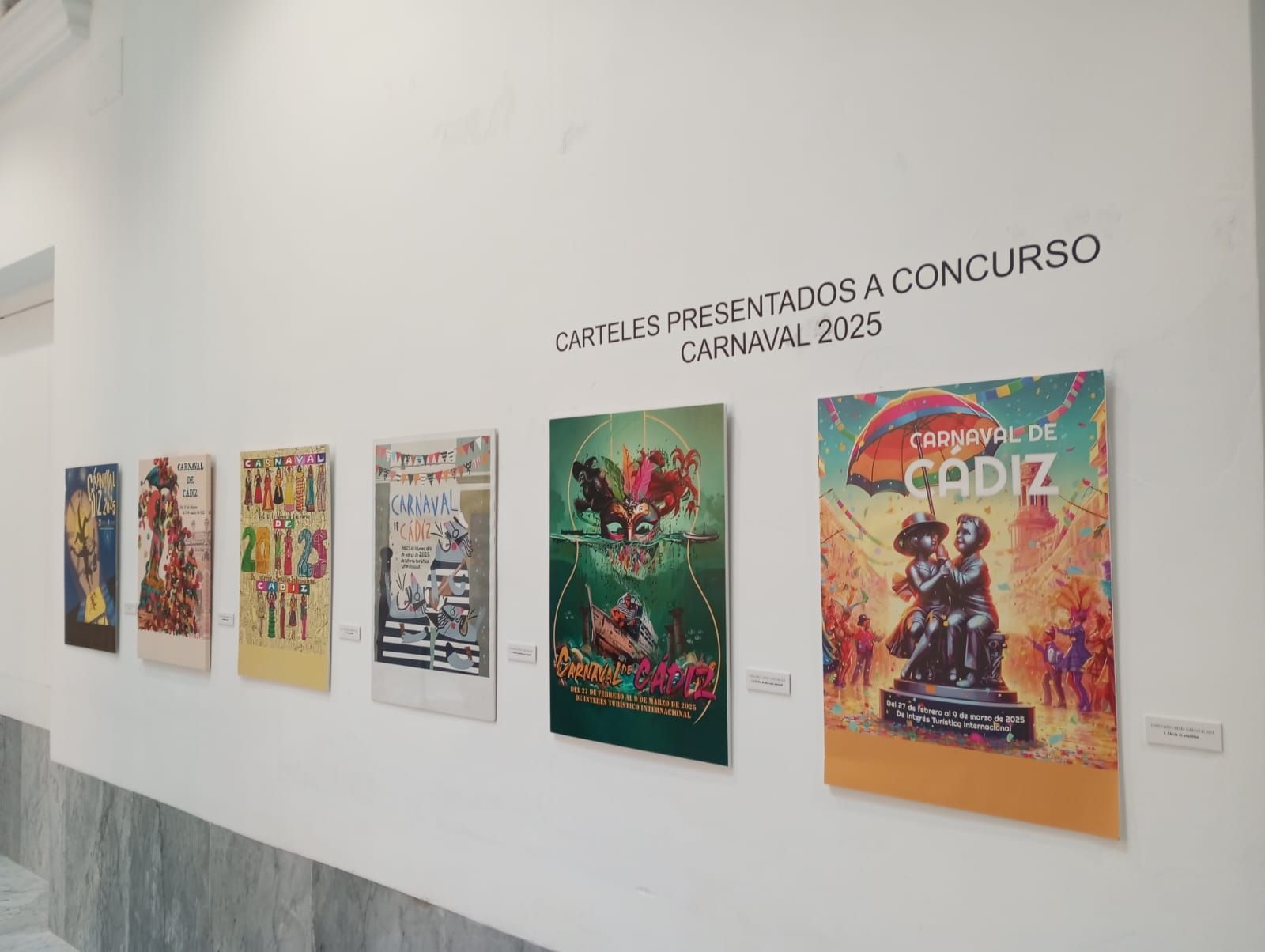 Fotos: la exposición con todos los carteles de Carnaval de Cádiz