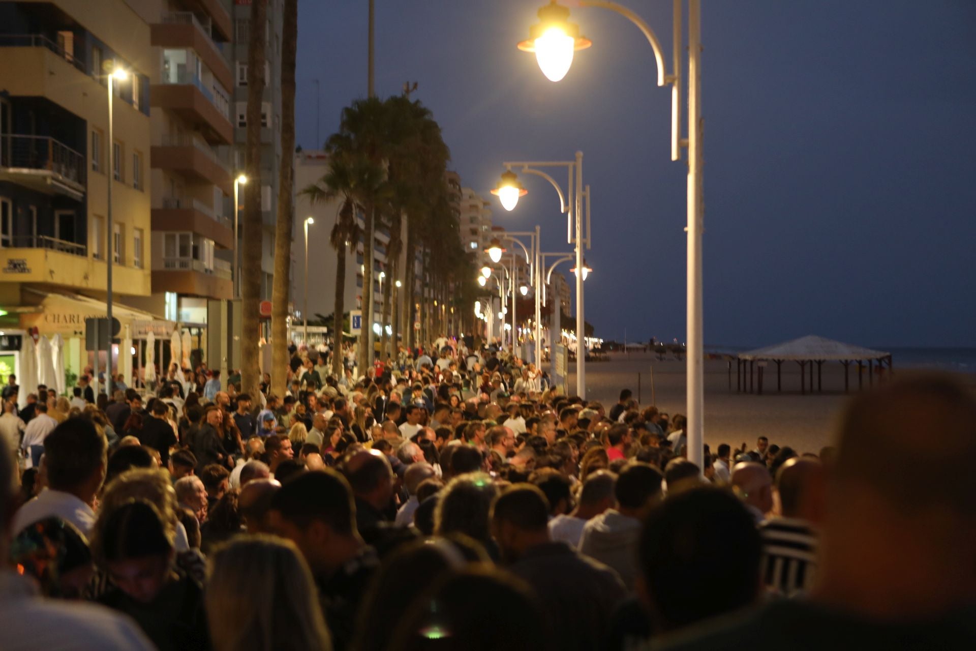 Las mejores fotos del Carnaval de verano en el Paseo Marítimo de Cádiz